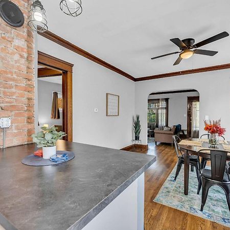 Beautifully Remodeled Duplex Apt In West Blvd Cleveland Exteriér fotografie