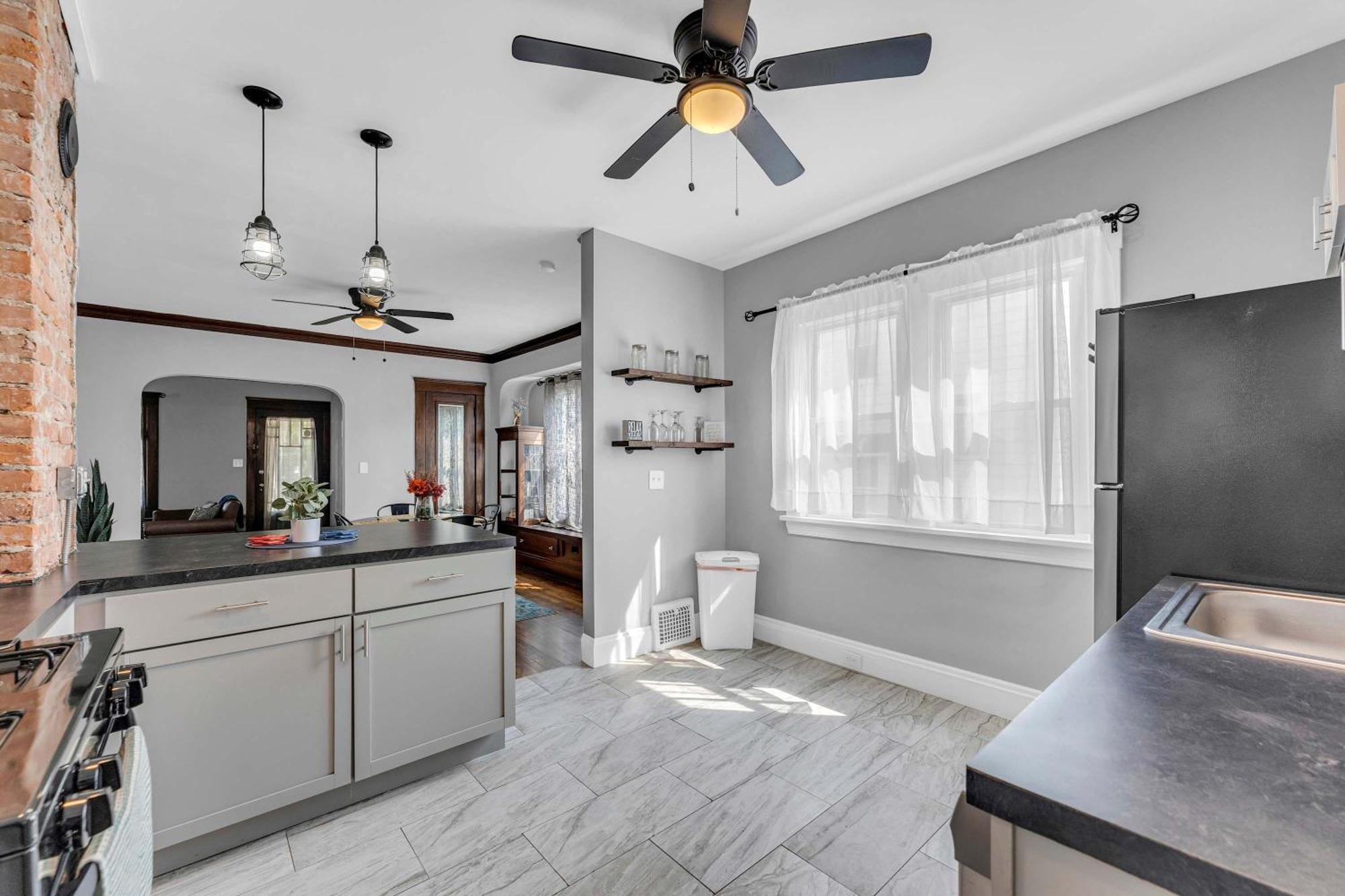 Beautifully Remodeled Duplex Apt In West Blvd Cleveland Exteriér fotografie
